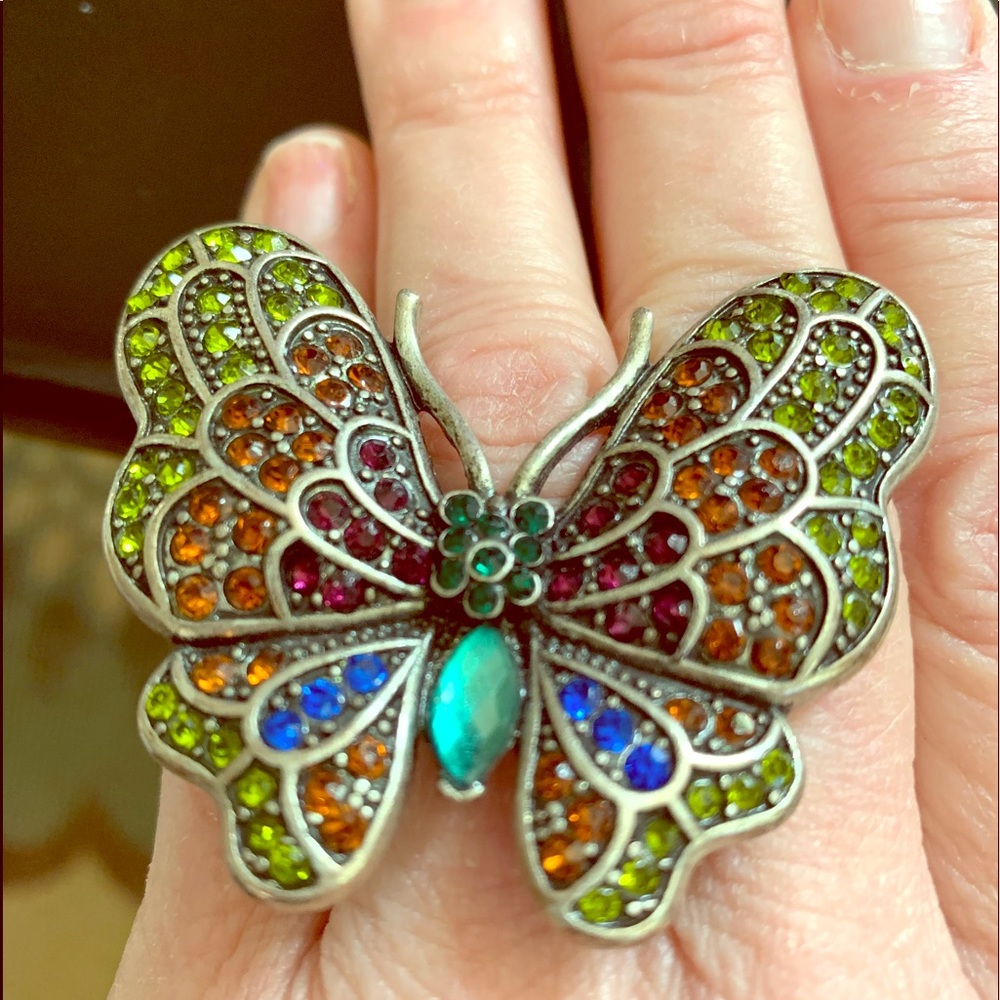 Butterfly Ring W/Crystal Stones Fabulous Piece!🦋